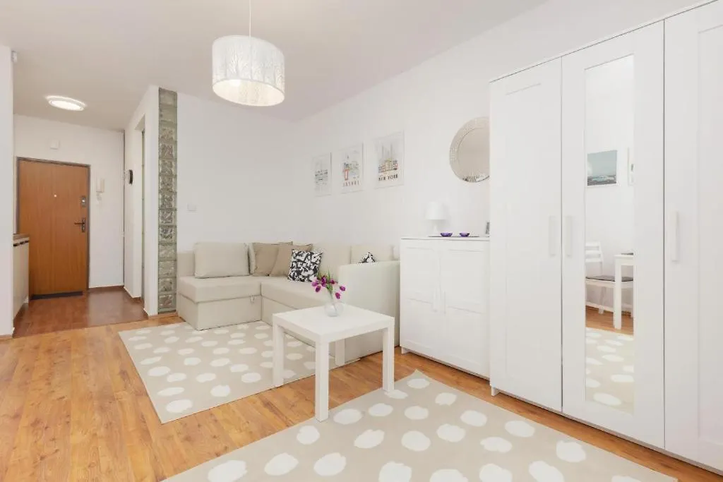 Wola Oasis - Cosy Apartment Near Metro Station 华沙 0*,  波兰